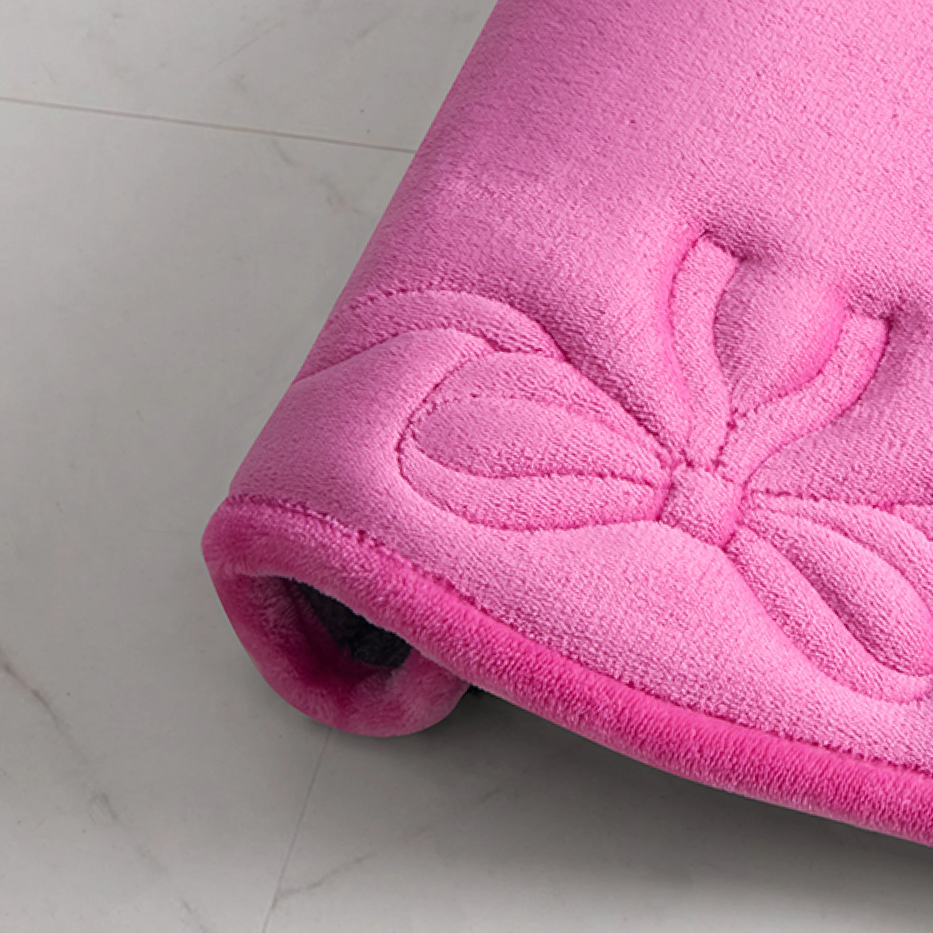 Quilted Memory Foam Bath Mat, 17" x 24" - Image 4