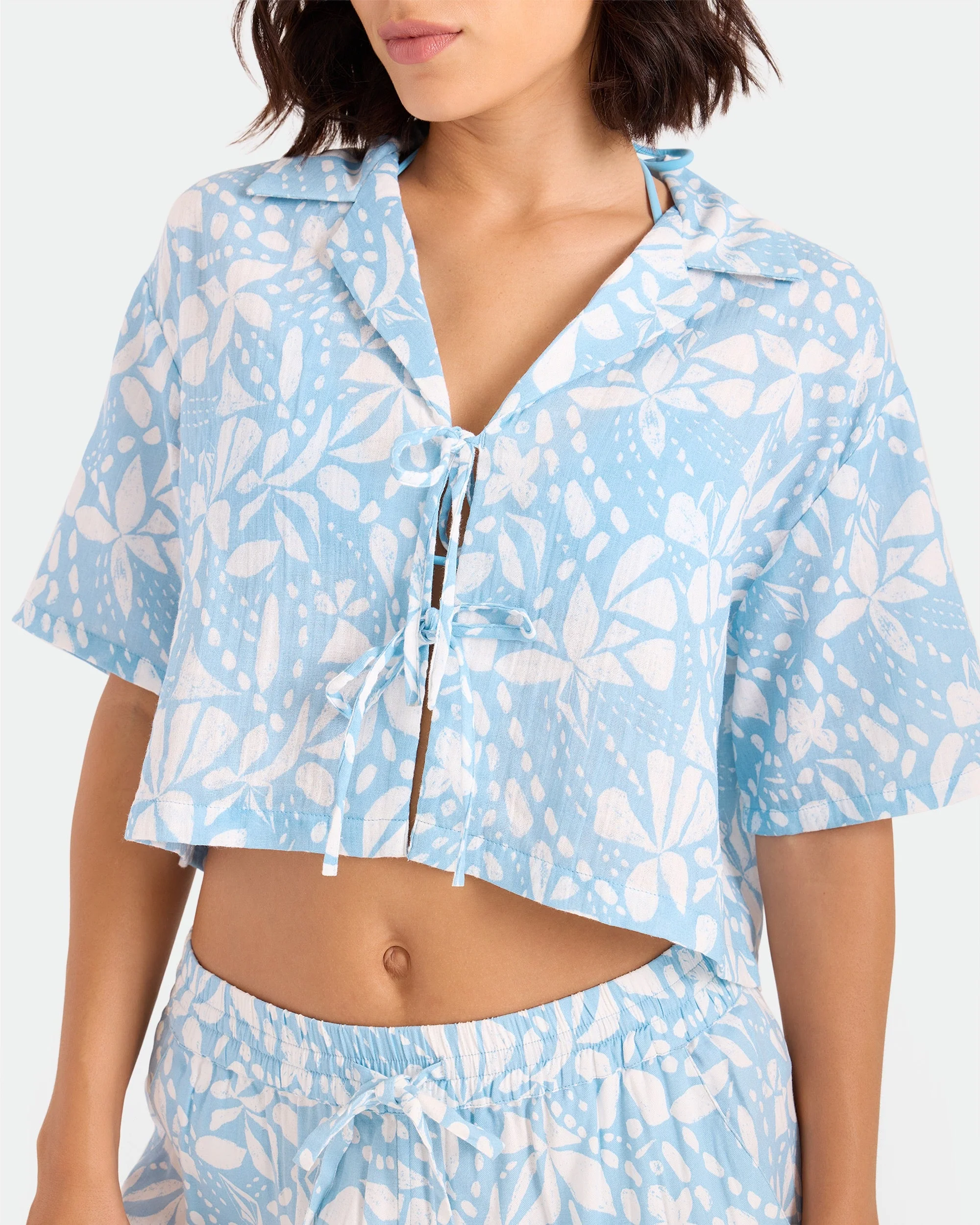 Women's Tied Up Crop Shirt - Image 6